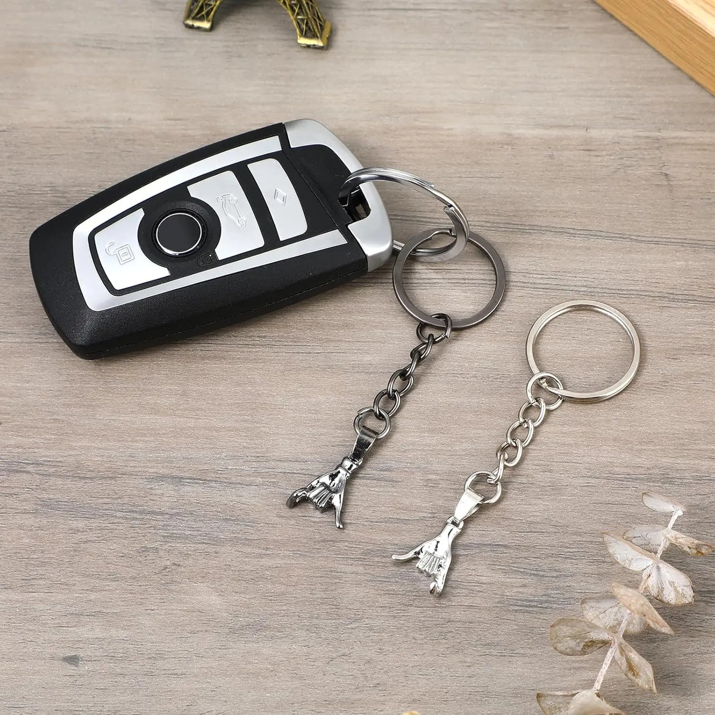 Perfectly Paired: 2Pcs Pinky Promise Keychain Set - Thoughtful Gifts for Couples and Best Friends