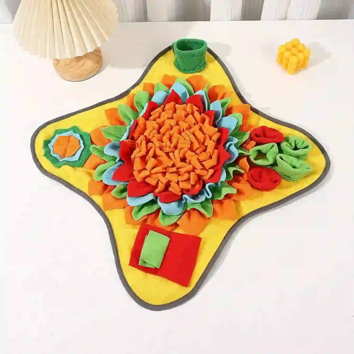 Interactive Foraging Puzzle Feeder for Pets